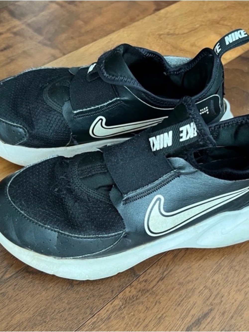 Nike Kids Black & White Strap Sneaker